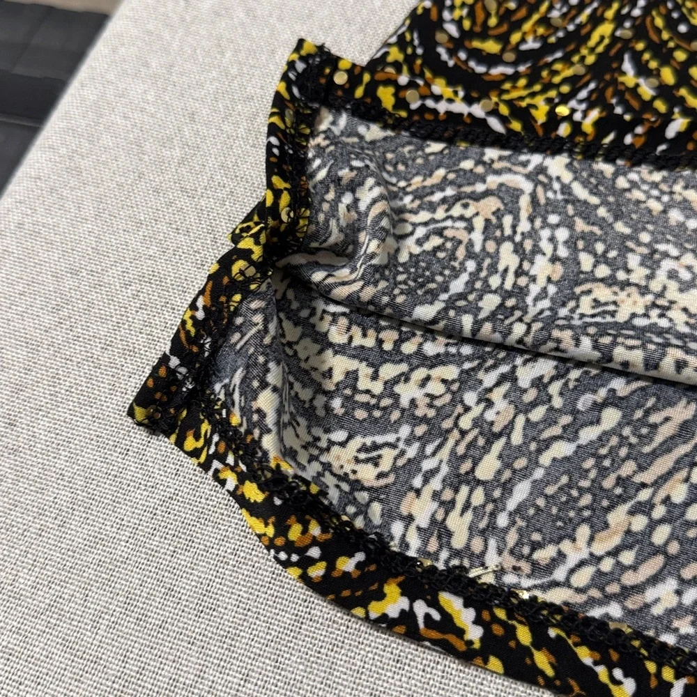 Emily Daniel’s Elegant Brown and Gold Swirl Tunic Top SZPM. - Picture 12 of 14